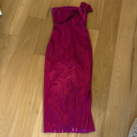 BLACK HALO DIVINA STRAPLESS GOWN—METALLIC PINK - Picture 3 of 5